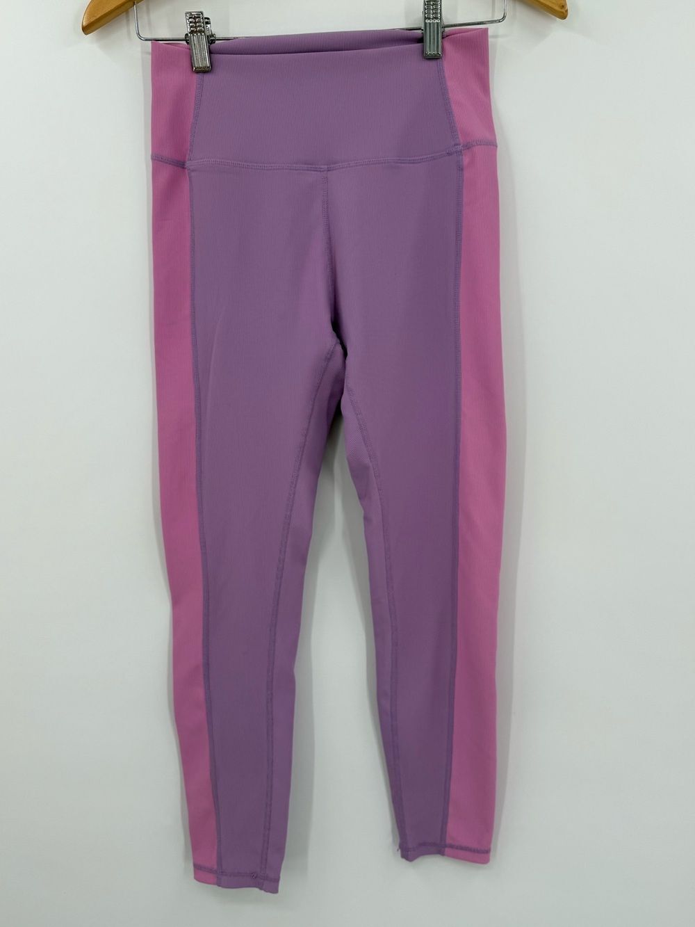 Wilo the Label Colorblock Ribbed 7/8 Legging | Purple/Pink | Medium